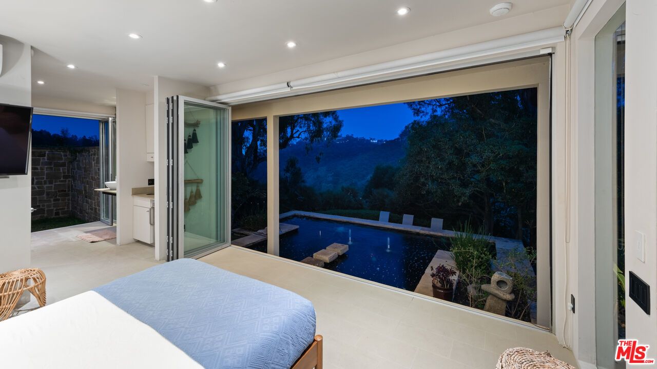 10556 Fontenelle Way - 1 property image