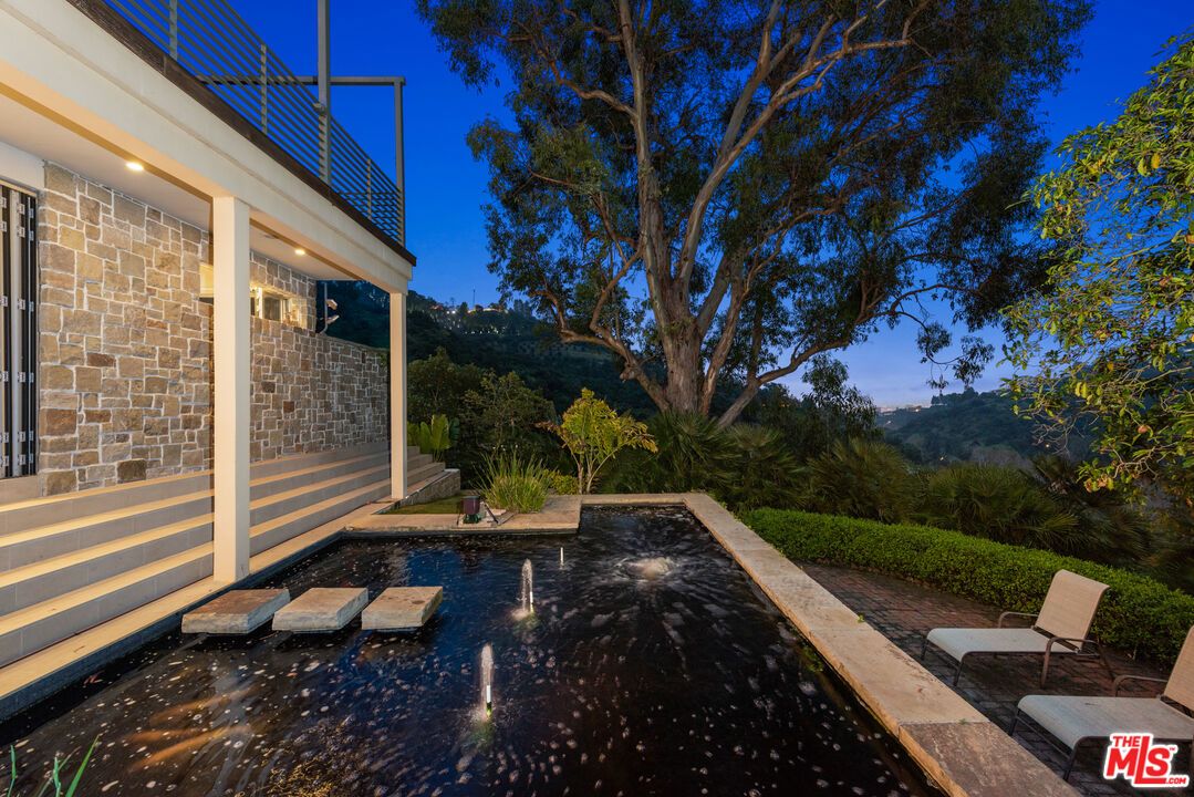 10556 Fontenelle Way - 1 property image