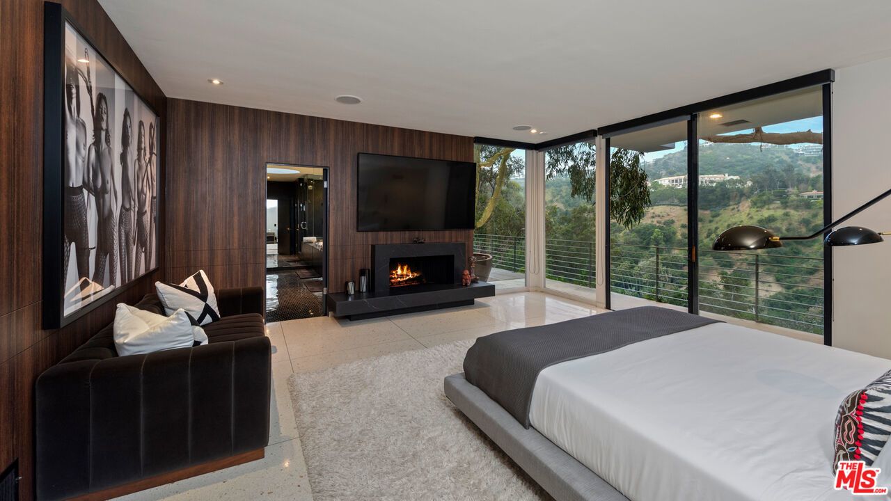 10556 Fontenelle Way - 1 property image