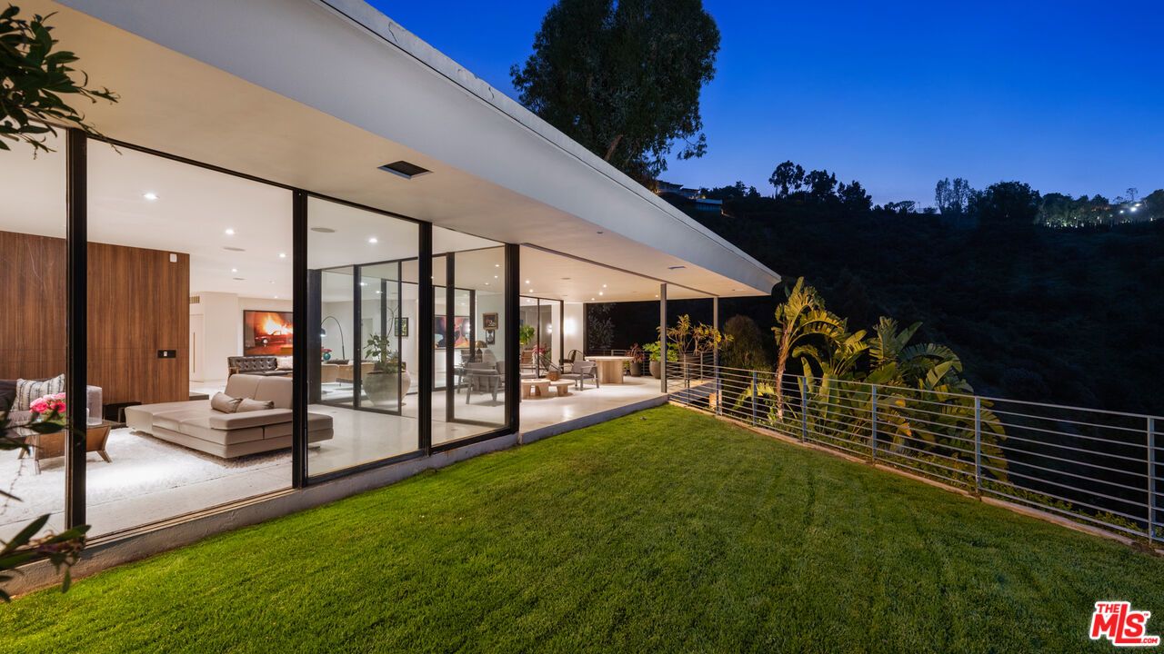 10556 Fontenelle Way - 1 property image