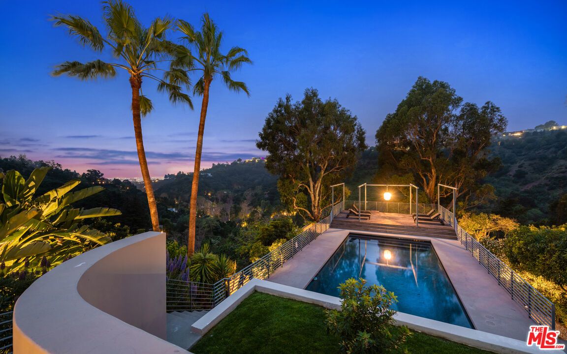 10556 Fontenelle Way - 1 property image