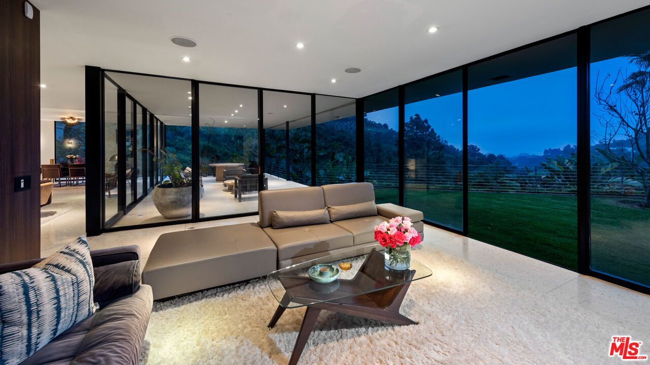 10556 Fontenelle Way - 1 property image