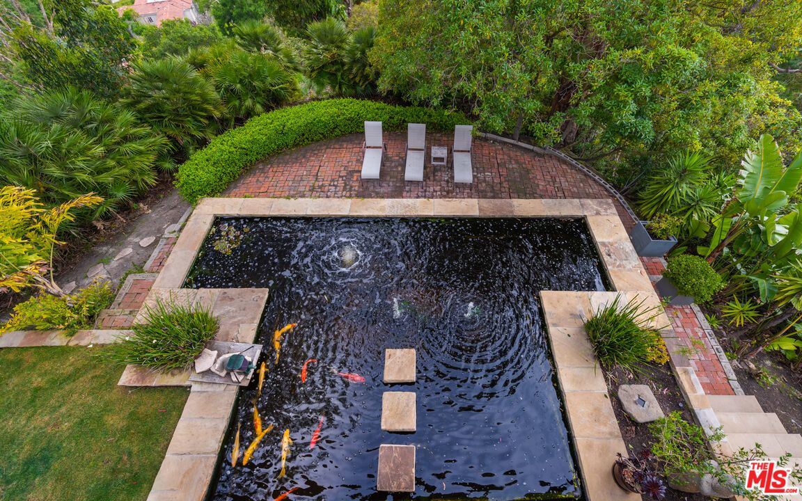 10556 Fontenelle Way - 1 property image