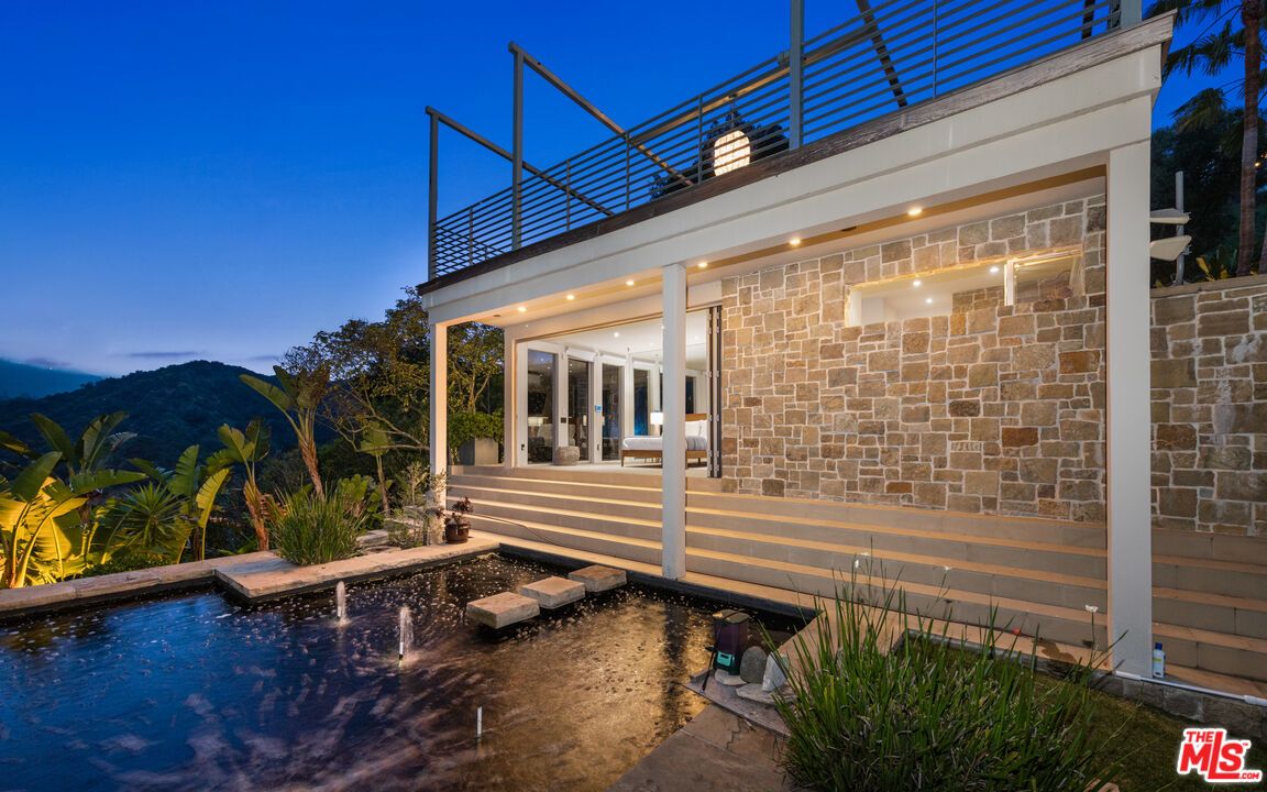 10556 Fontenelle Way - 1 property image