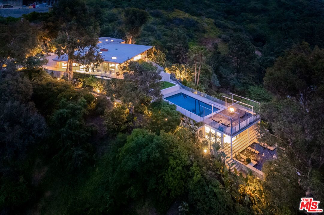 10556 Fontenelle Way - 1 property image