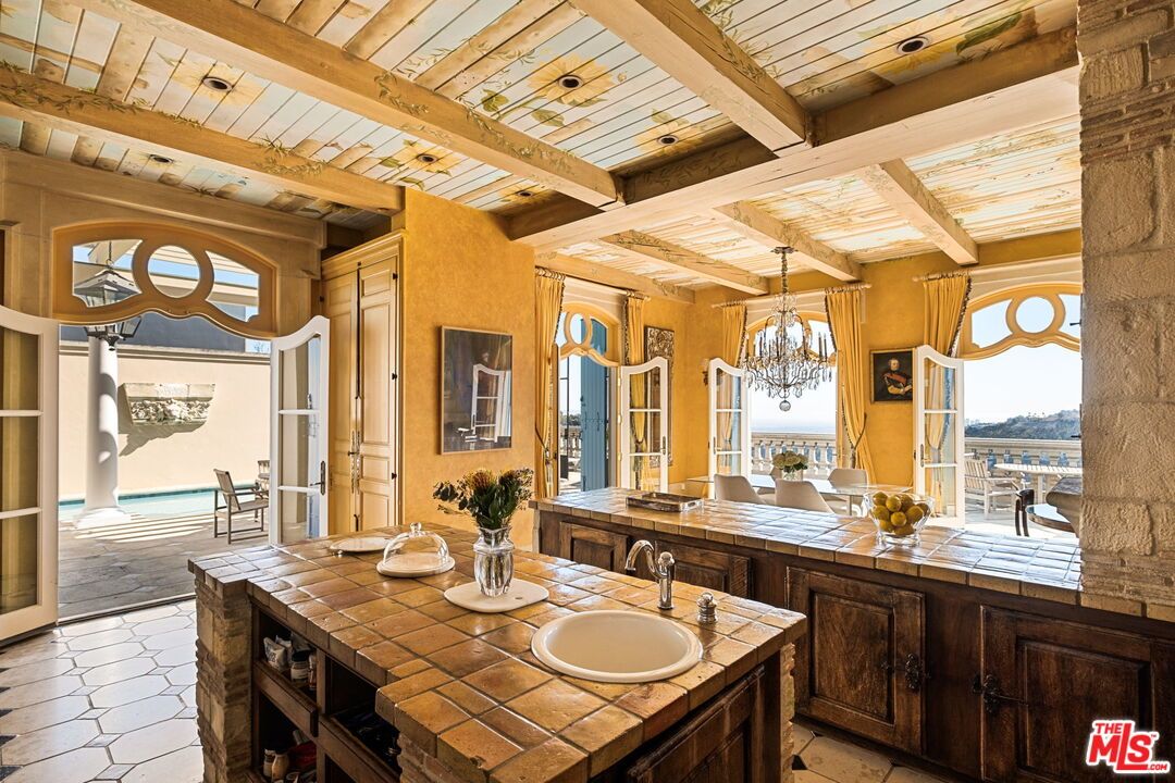 7398 Pyramid Place - 1 property image