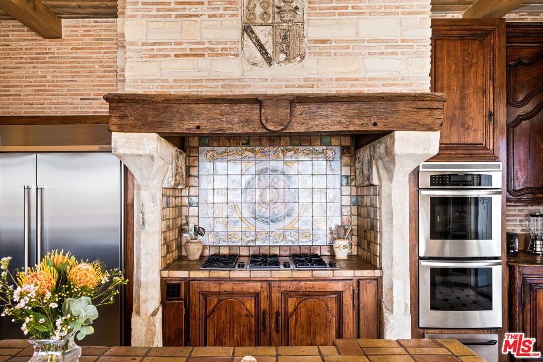 7398 Pyramid Place - 1 property image