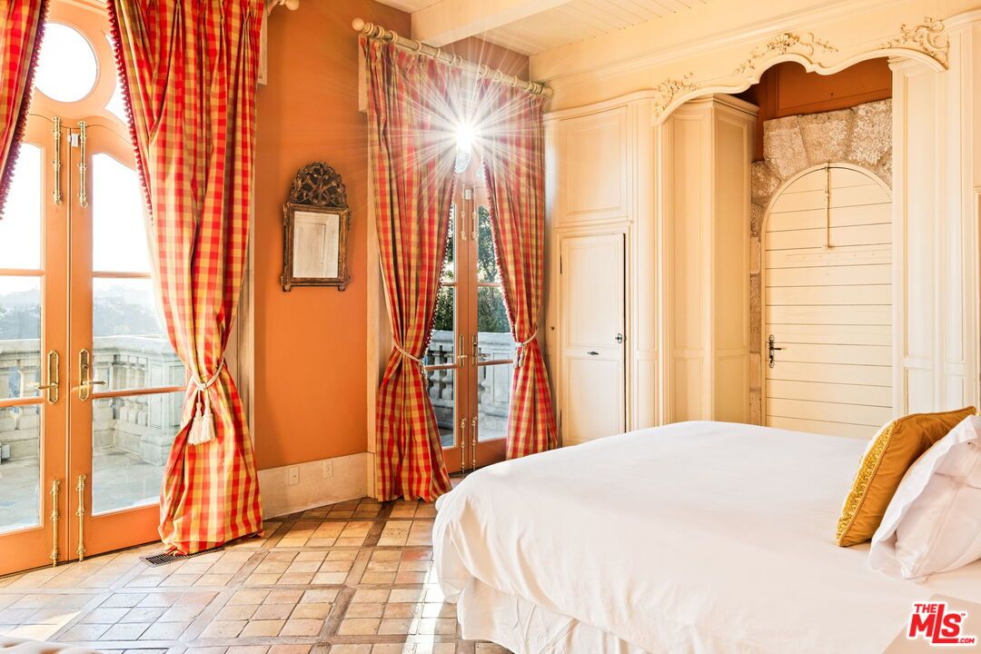 7398 Pyramid Place - 1 property image