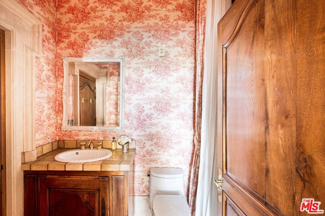 7398 Pyramid Place - 1 property image