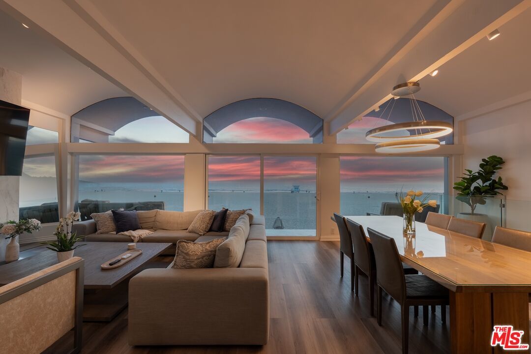 3806 Ocean Front Walk - 1 property image