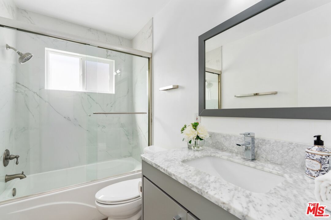 3806 Ocean Front Walk - 1 property image