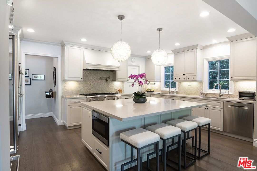 9145 Sawyer Street - 1 property image