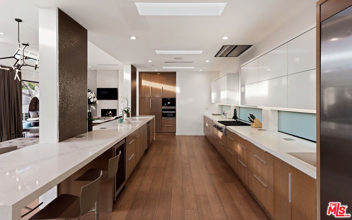 1085 Carolyn Way - 1 property image