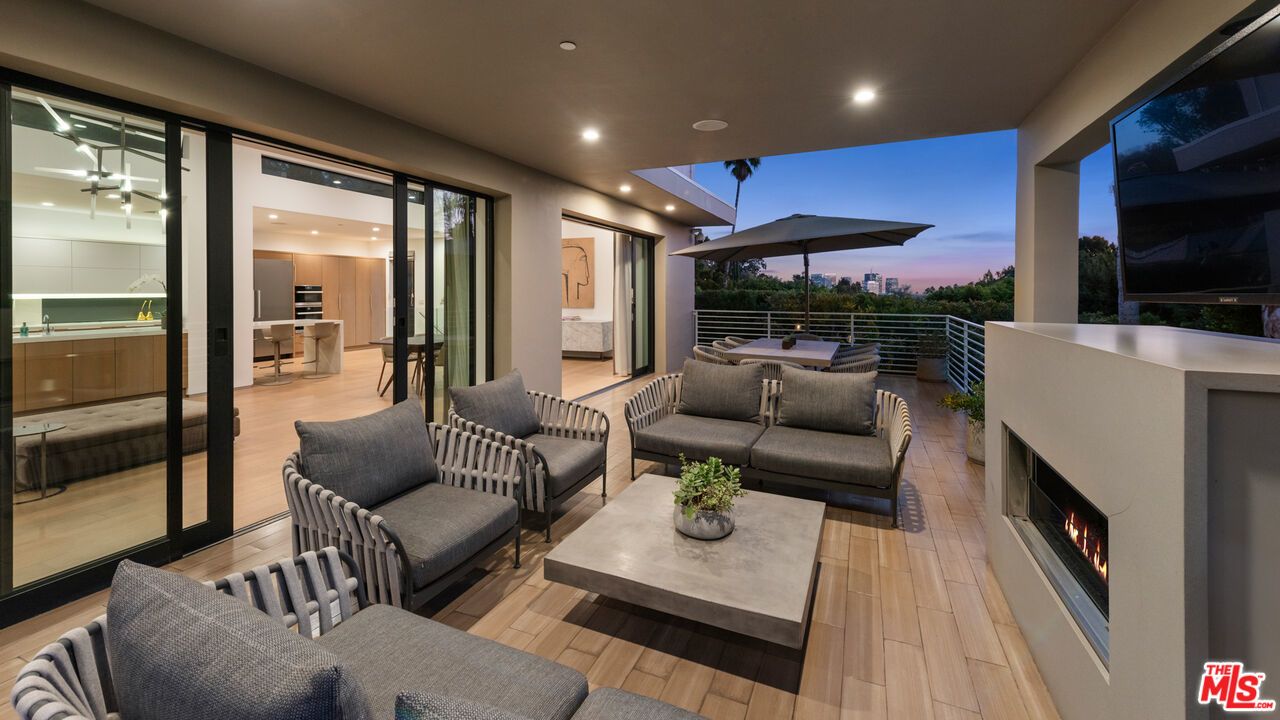 1085 Carolyn Way - 1 property image