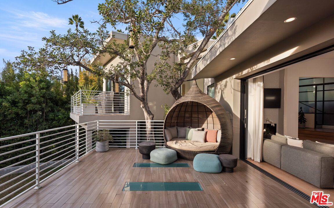 1085 Carolyn Way - 1 property image