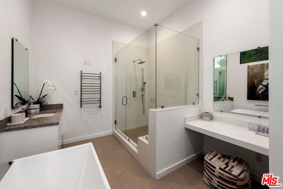 1085 Carolyn Way - 1 property image