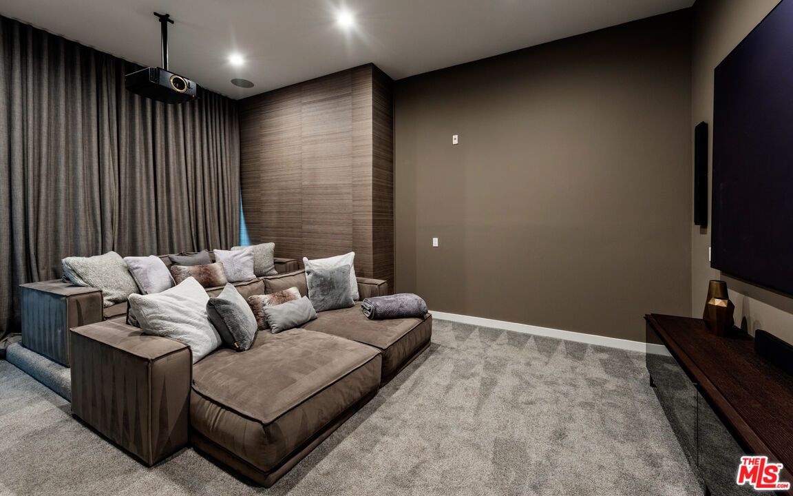 1085 Carolyn Way - 1 property image