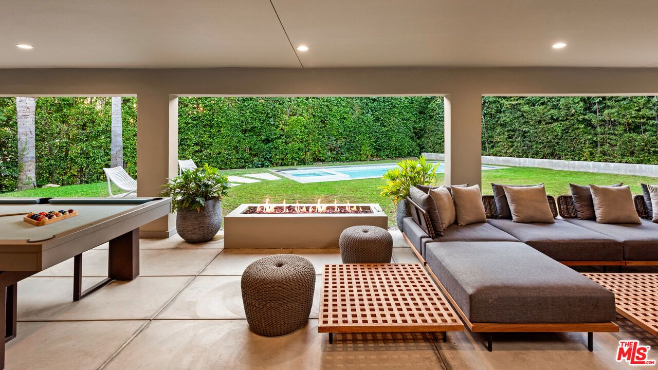 1085 Carolyn Way - 1 property image