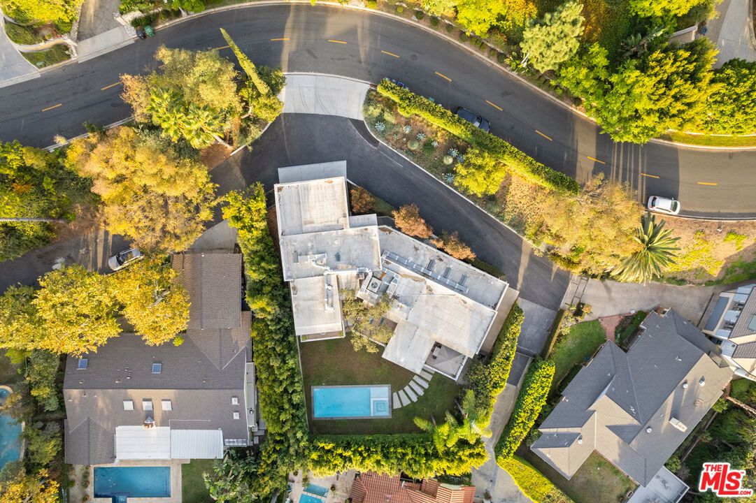 1085 Carolyn Way - 1 property image