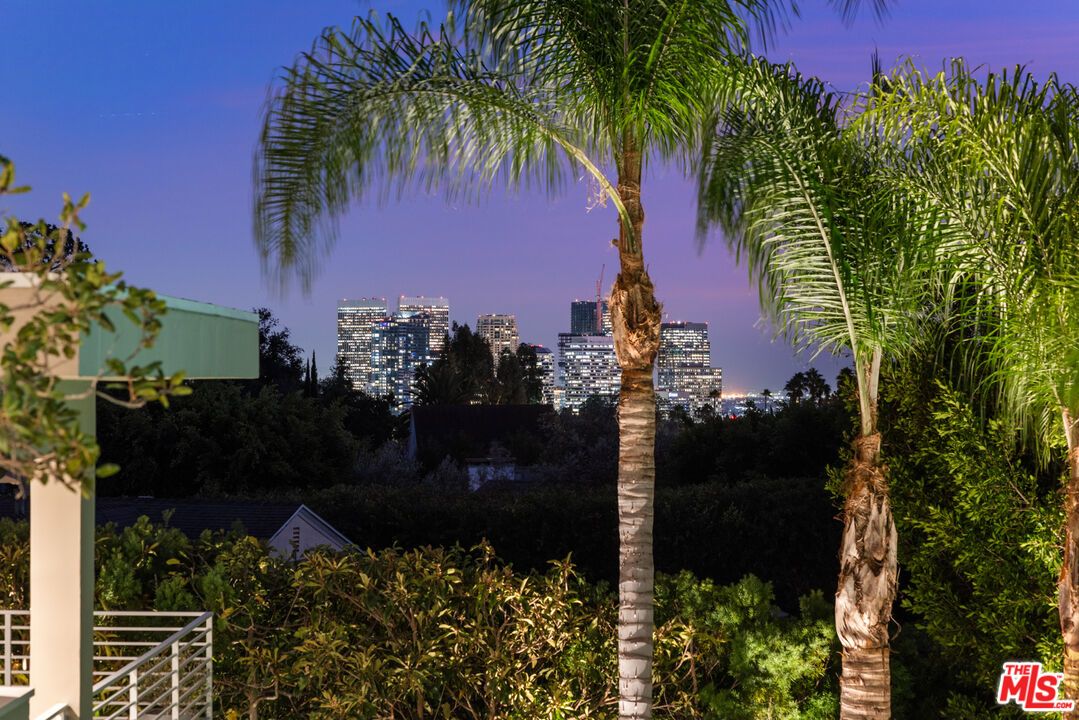 1085 Carolyn Way - 1 property image