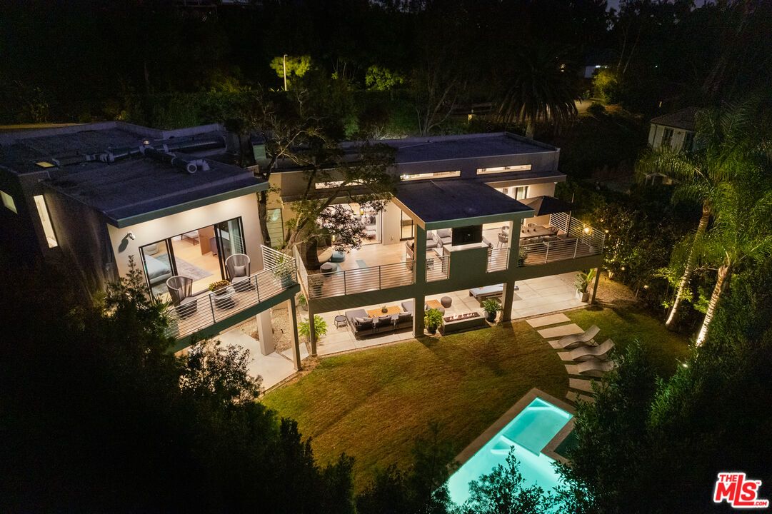 1085 Carolyn Way - 1 property image