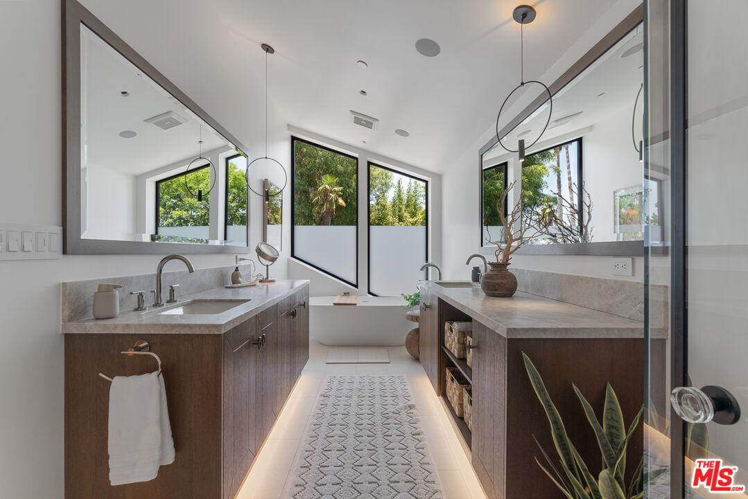 929 Marco Place - 1 property image