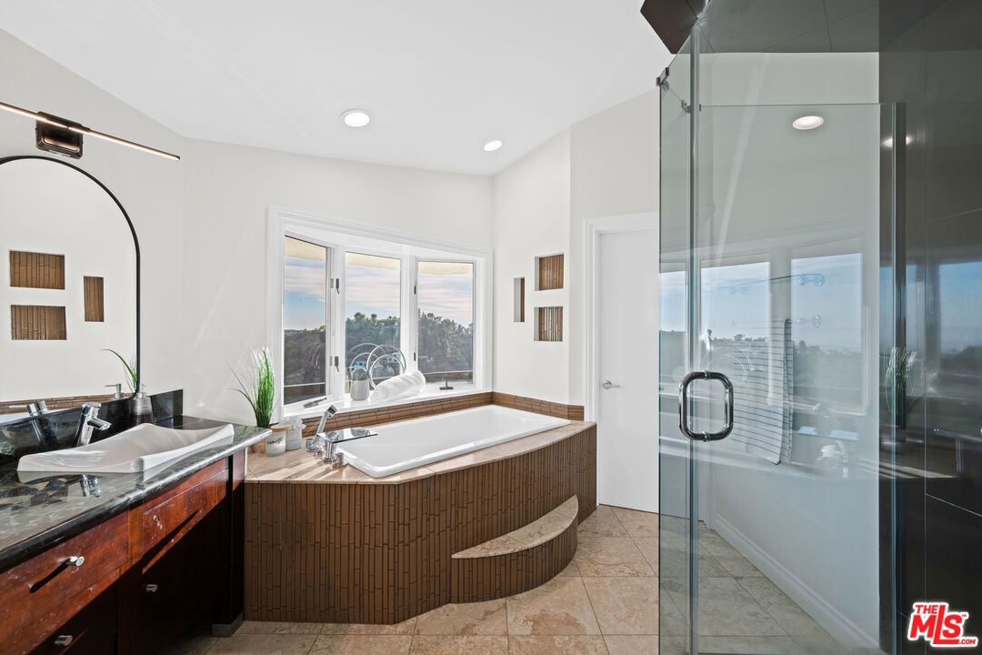 1121 Roberto Lane - 1 property image