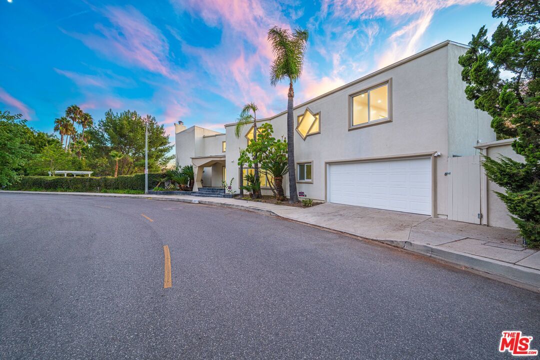 1121 Roberto Lane - 1 property image