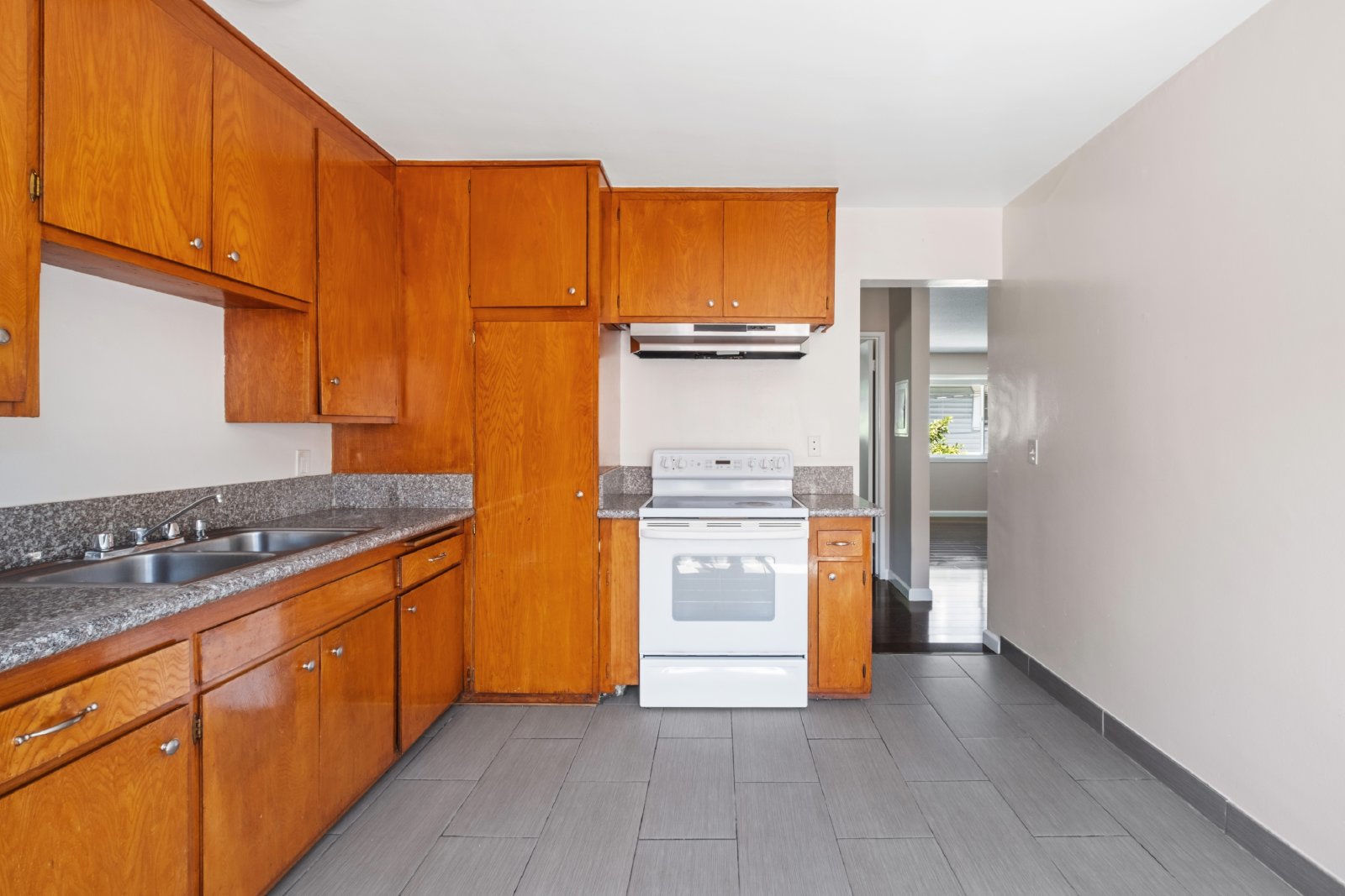 710 East 6th Street - 6 property image