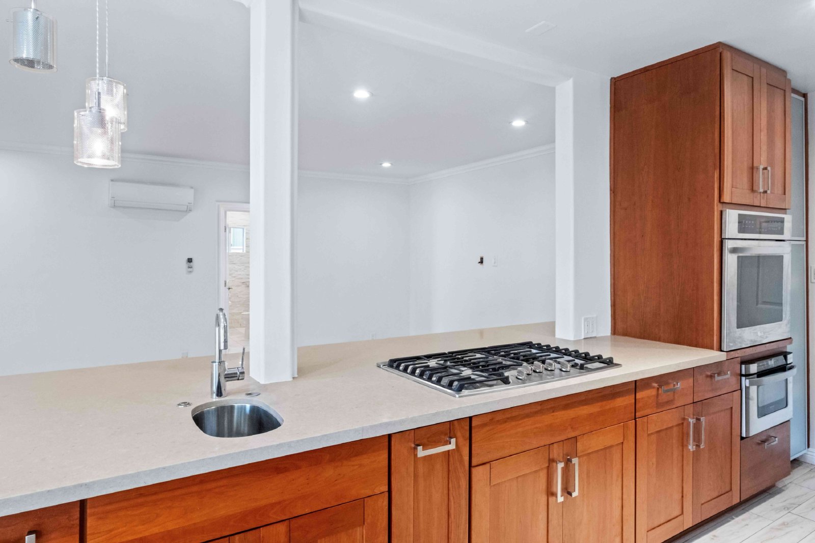 332 Rexford Drive - 1 property image