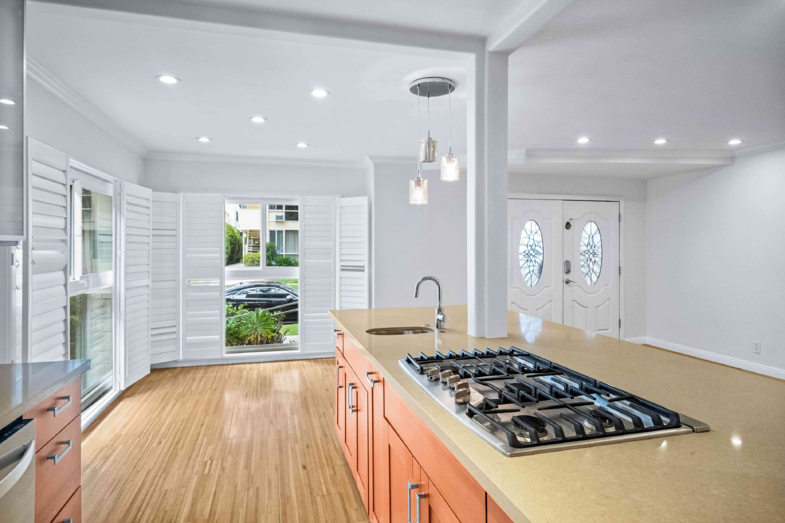 332 Rexford Drive - 1 property image