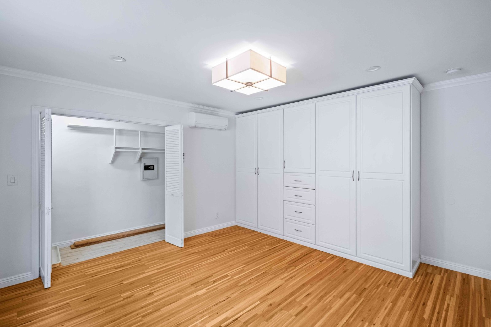 332 Rexford Drive - 1 property image