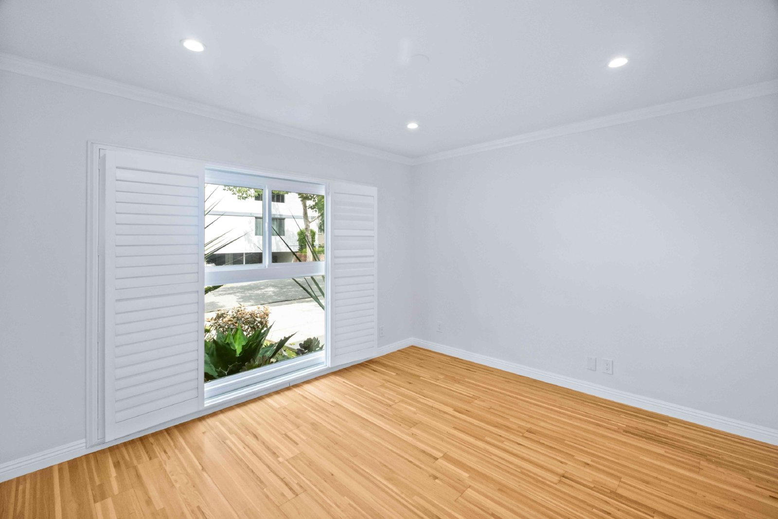 332 Rexford Drive - 1 property image