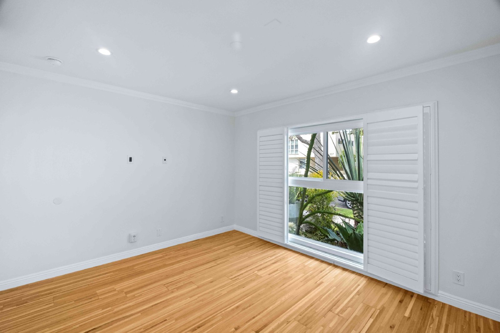 332 Rexford Drive - 1 property image