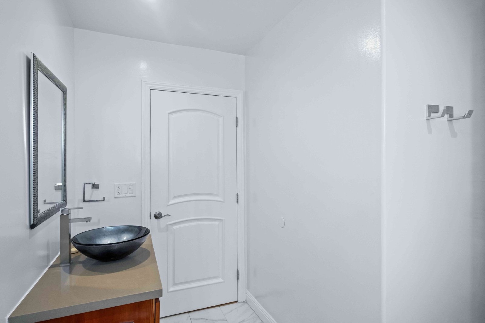 332 Rexford Drive - 1 property image