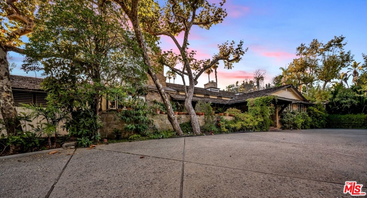 829 Whittier Drive - 1 property image