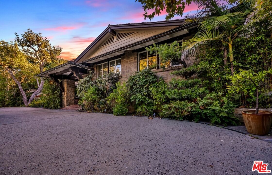 829 Whittier Drive - 1 property image