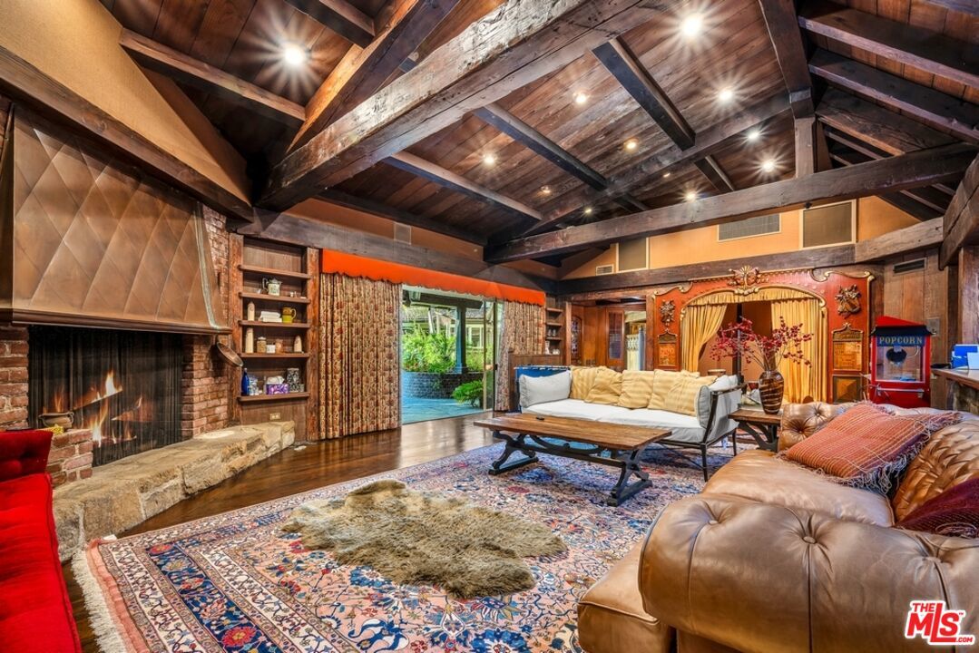 829 Whittier Drive - 1 property image