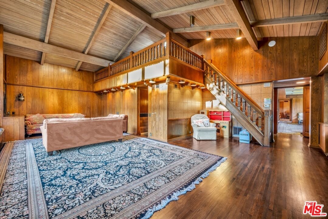 829 Whittier Drive - 1 property image