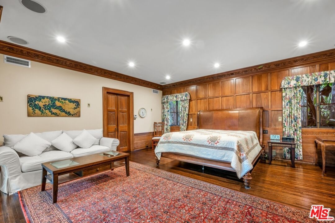 829 Whittier Drive - 1 property image