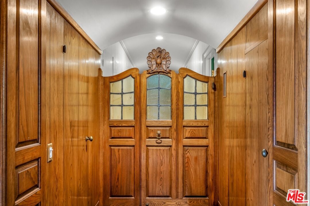 829 Whittier Drive - 1 property image