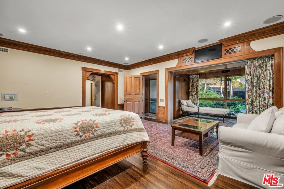 829 Whittier Drive - 1 property image