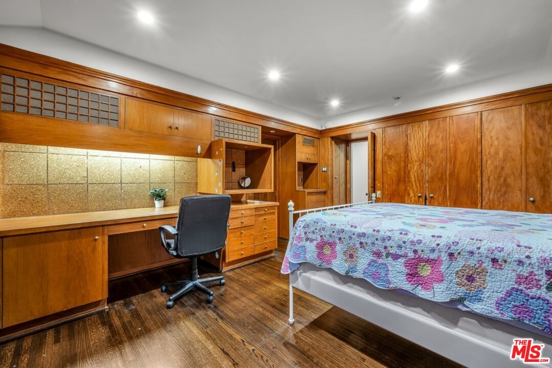 829 Whittier Drive - 1 property image