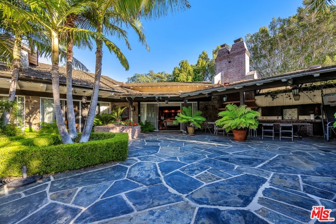 829 Whittier Drive - 1 property image