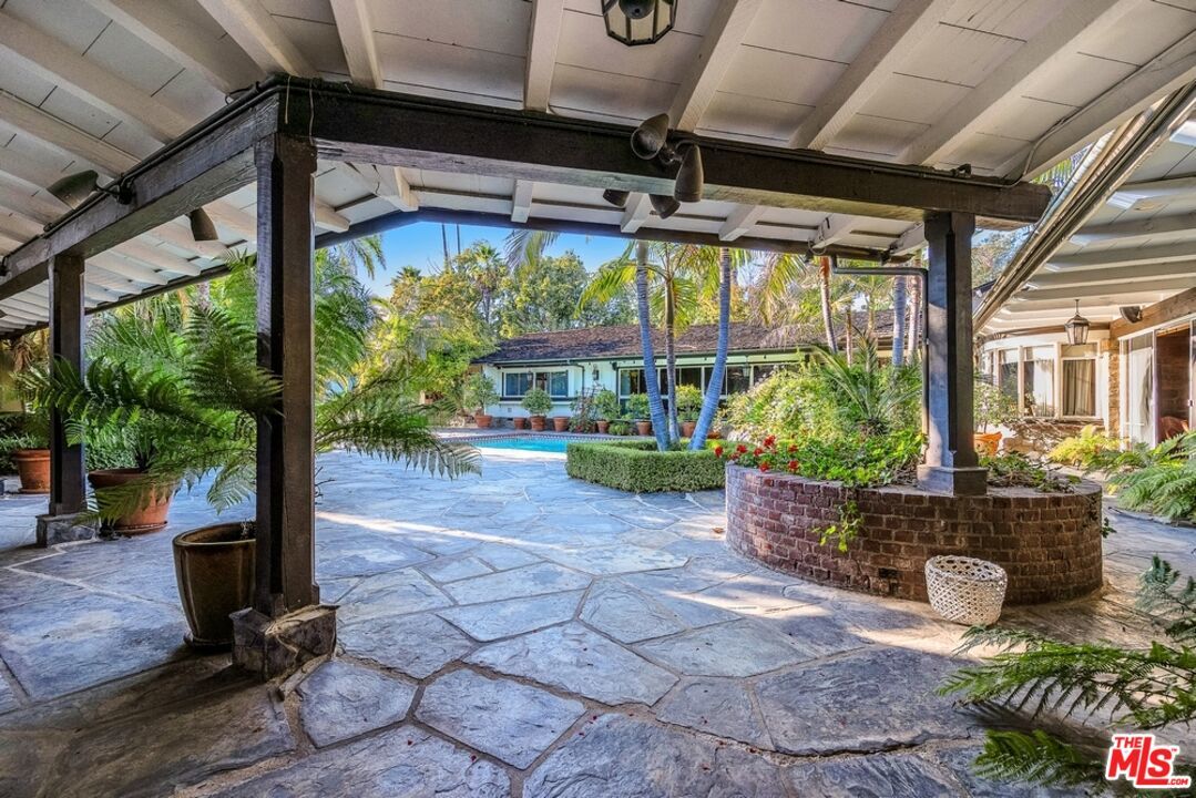829 Whittier Drive - 1 property image
