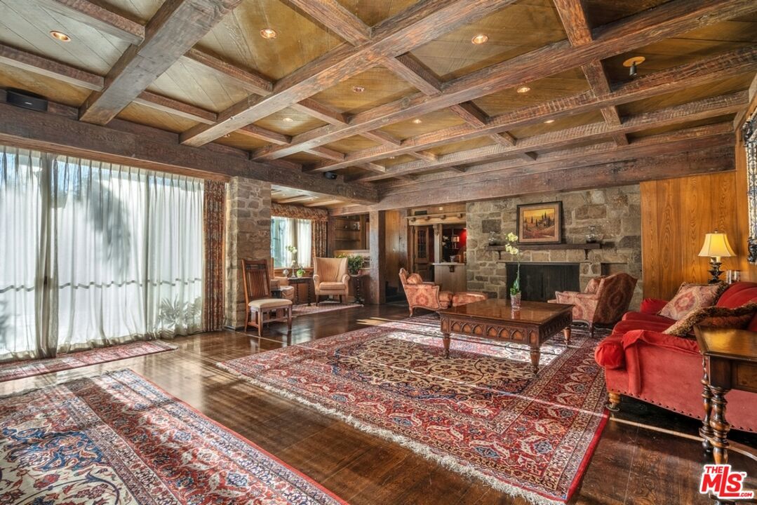 829 Whittier Drive - 1 property image
