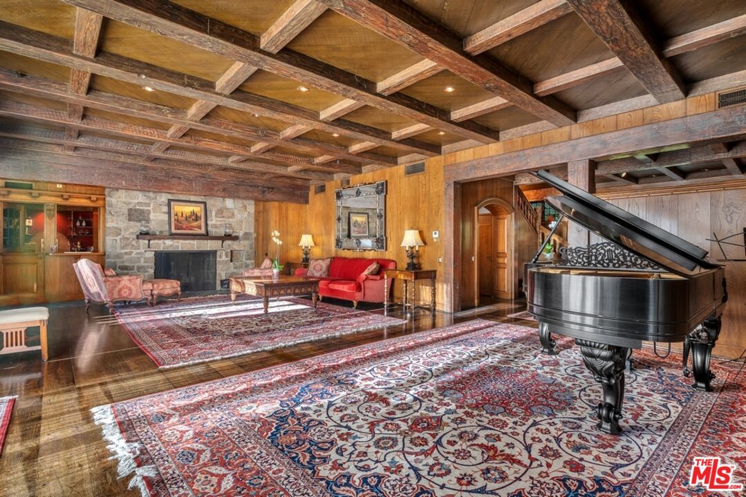 829 Whittier Drive - 1 property image
