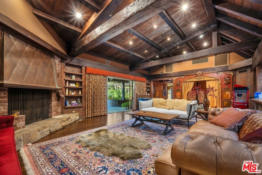 829 Whittier Drive - 1 property image