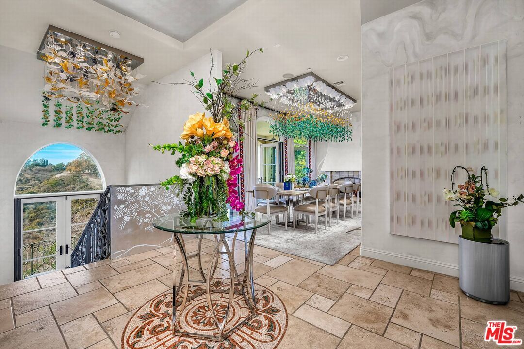 3110 Benedict Canyon Drive - 1 property image