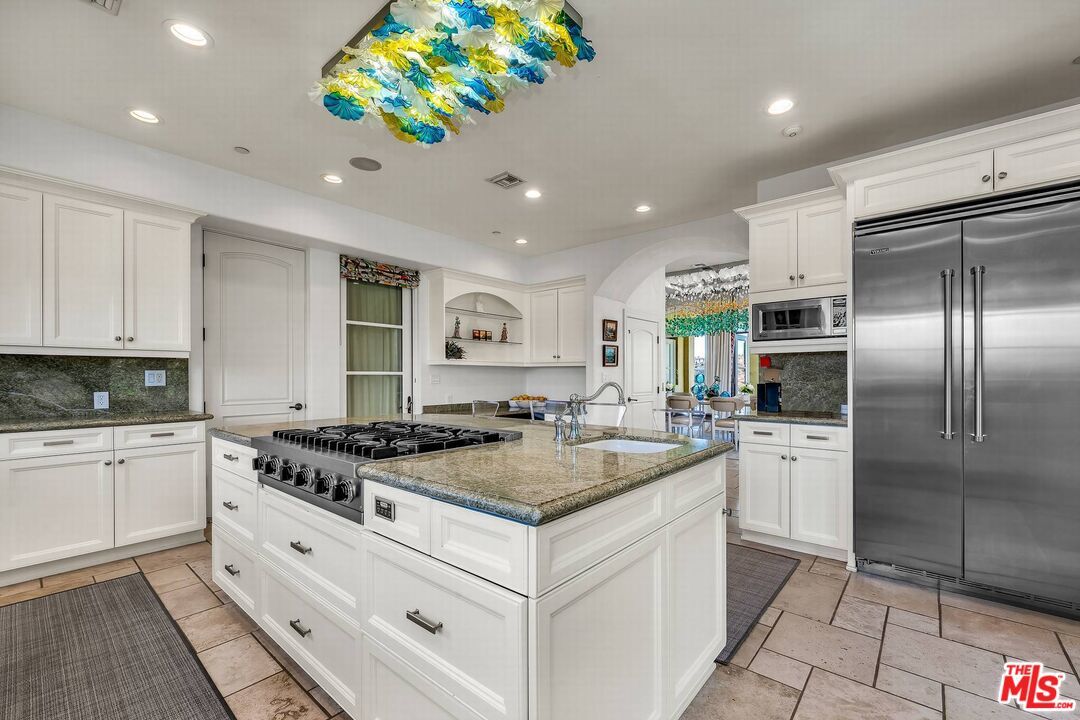 3110 Benedict Canyon Drive - 1 property image